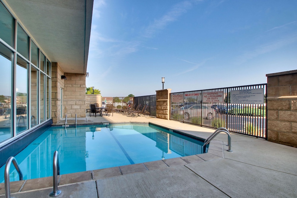 Drury Inn and Suites Findlay 25/50