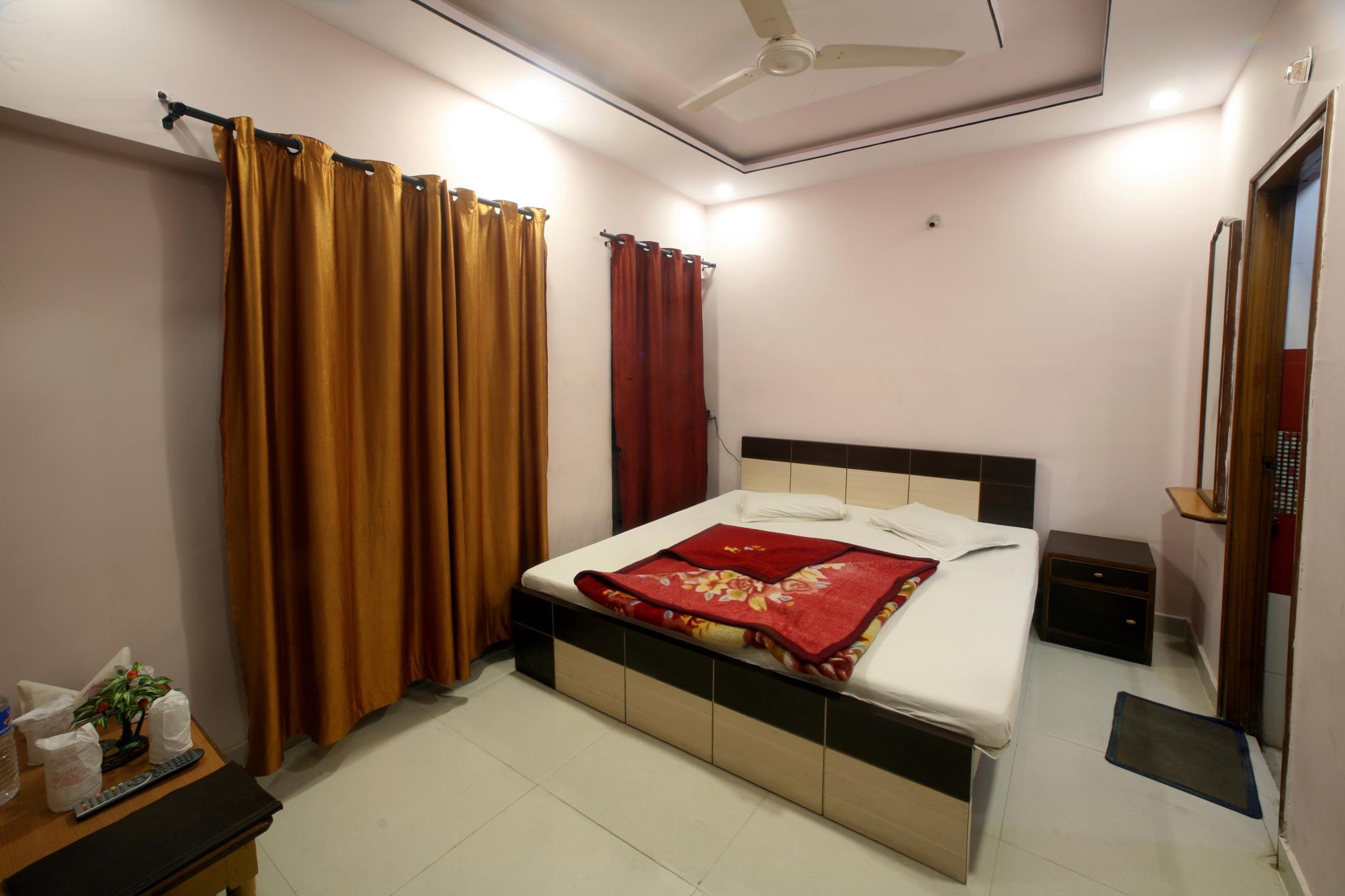 Room, Double Bed, with Fan