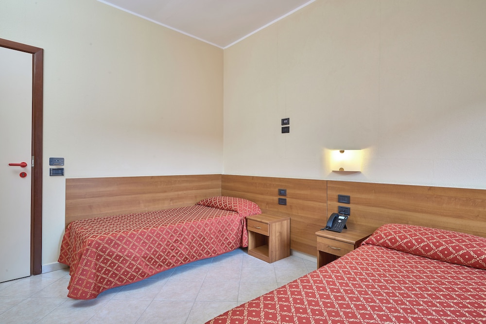 Hotel Careni Villa Italia 21/62