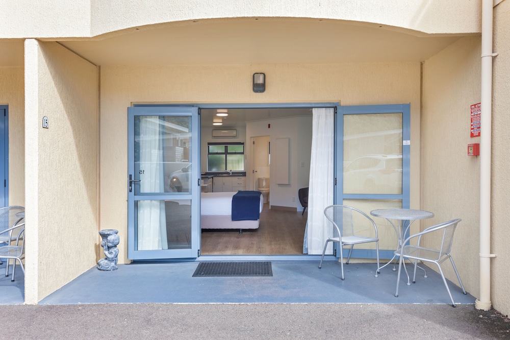 Awa Motel 43/67