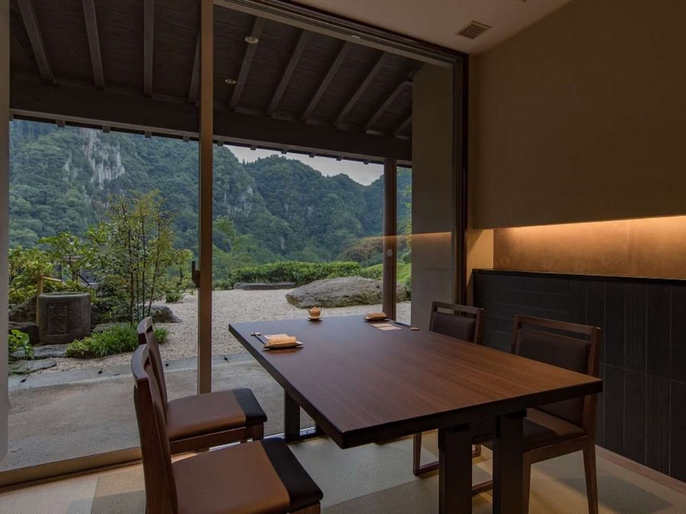 Okuhita Onsen Umehibiki 53/68
