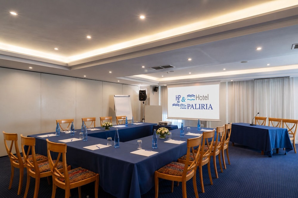Paliria Hotel 61/73