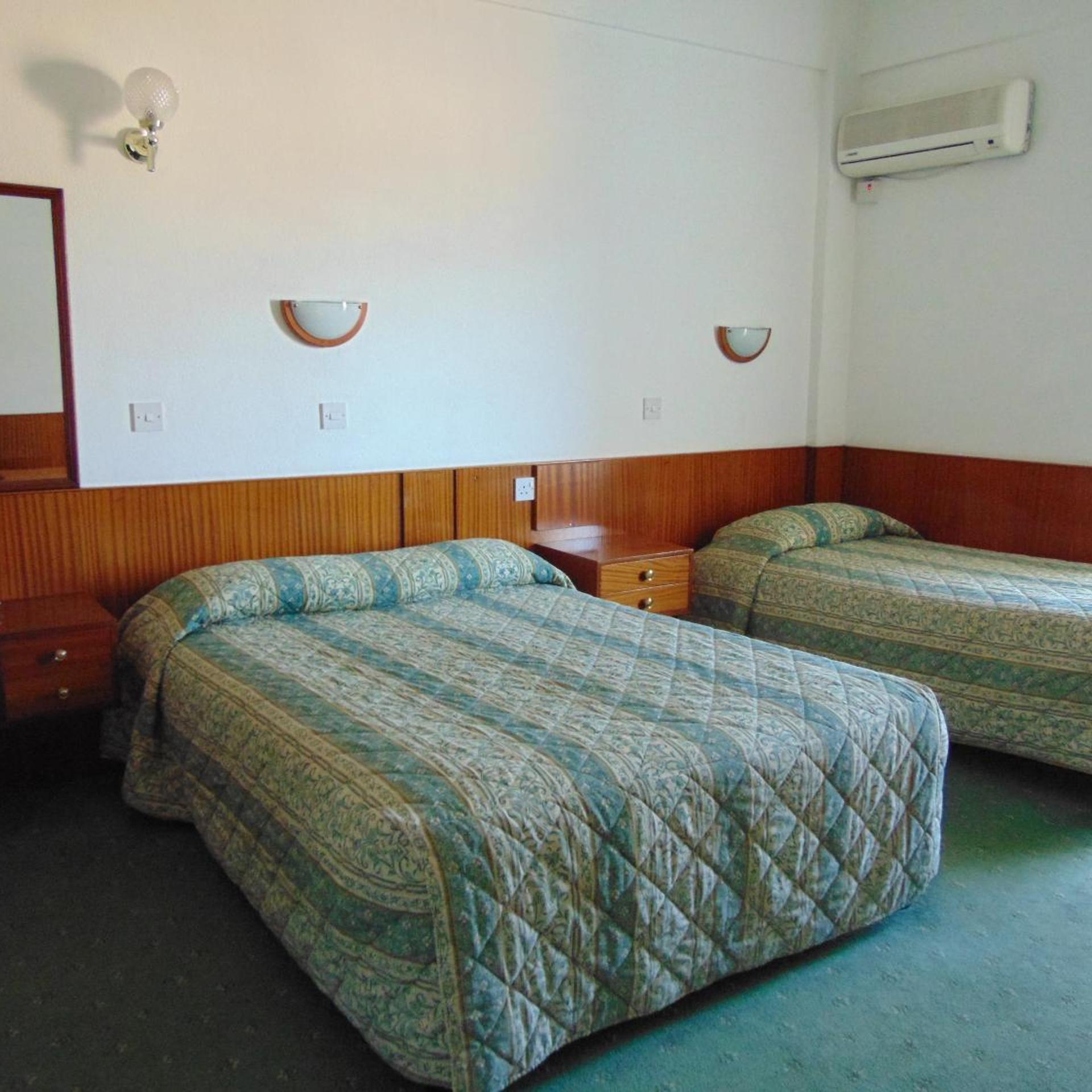 Hellas Hotel 10/50