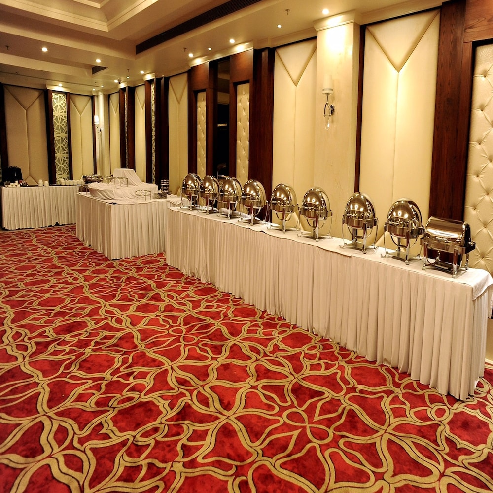 Sarovar Portico 22/50