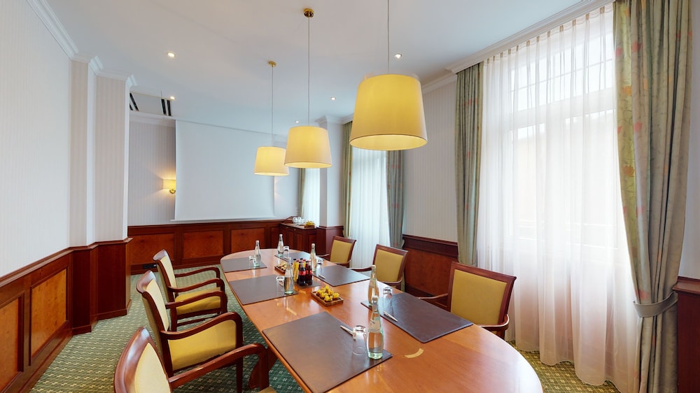 Hotel Oranien Wiesbaden 57/66
