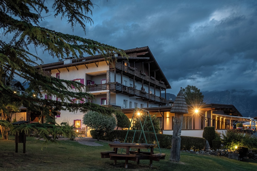 HOTEL LATEMAR 2/44