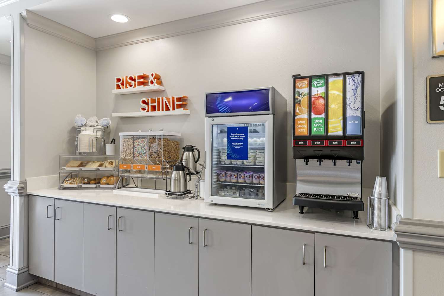 Comfort Suites Valdosta Mall Area 7/45