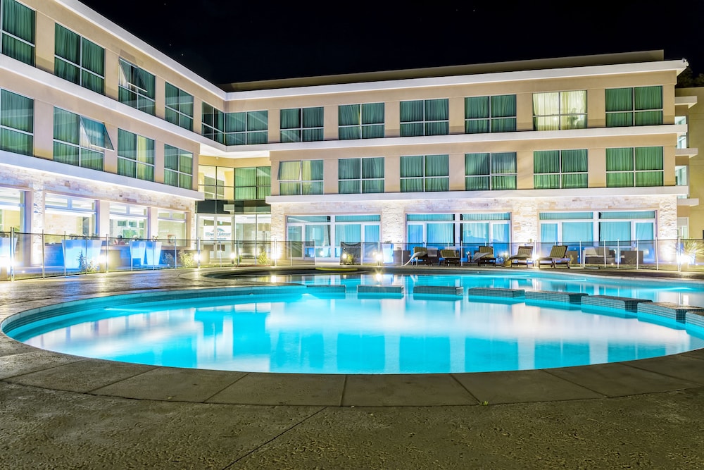 Howard Johnson by Wyndham Neuquen 1/25