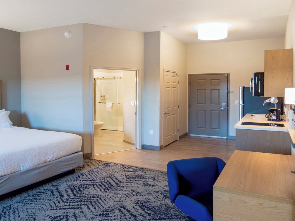 Candlewood Suites Avondale-New Orleans 12/42