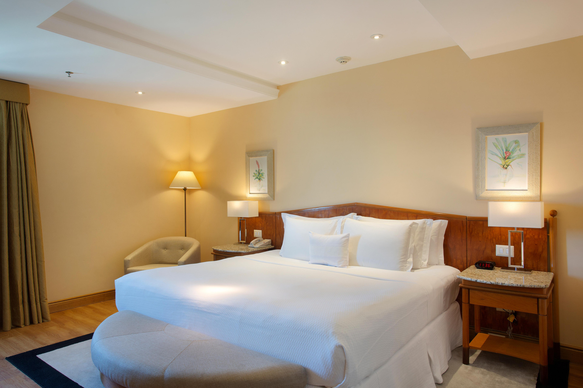 Executive, Suite, Lateral Side Sea View