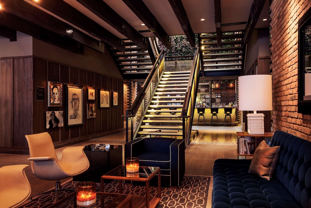 Thompson Chicago Ex Sutton Place Hotel 41/77