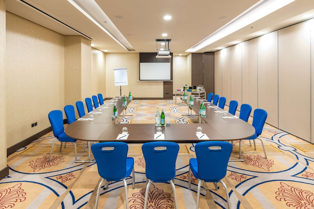 فندق راديسون بلو جدة كورنيش(RADISSON BLU HOTEL, JEDDAH CORNICHE) 66/68