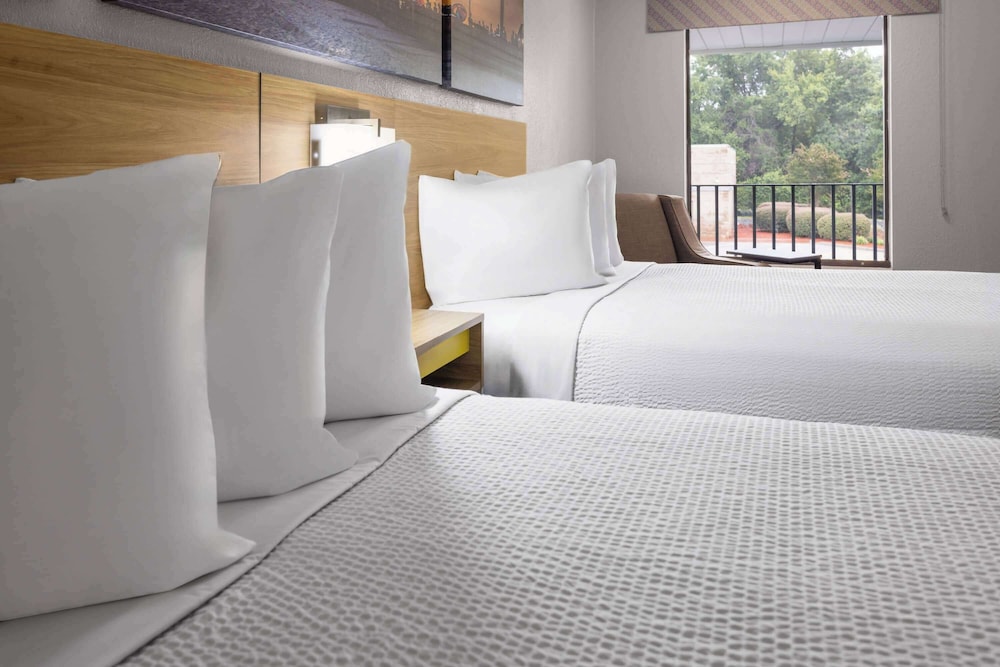 غرفة بسريرين مزدوجين لذوي الإعاقة، Days Inn By Wyndham Ladson Summerville Charleston 4/8