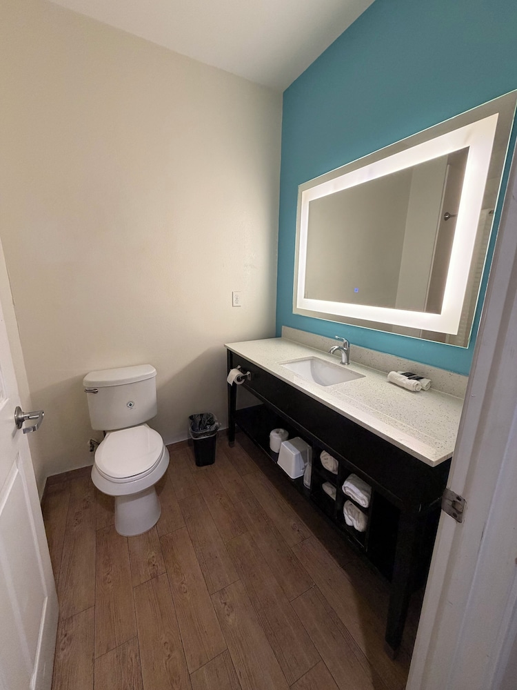 Americas Best Value Inn 47/51