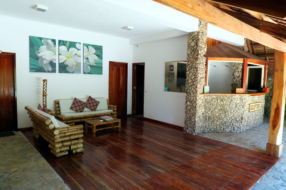 Tepanee Beach Resort 14/63