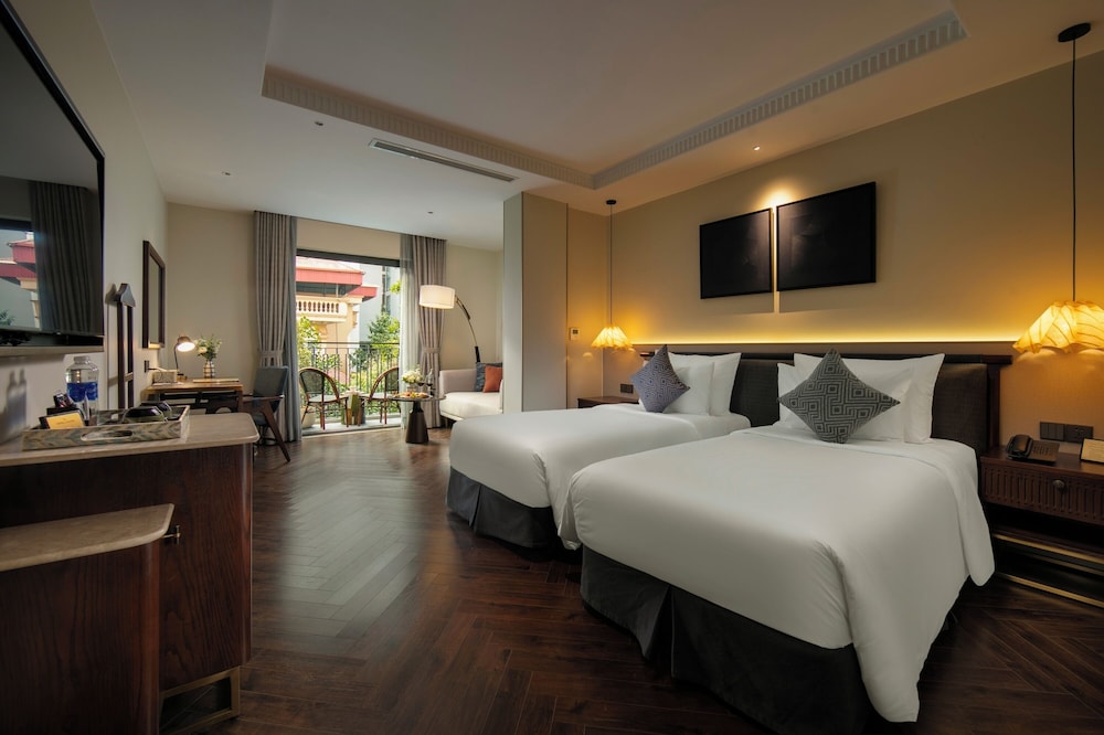 GRAND, SUITE, TWIN BEDS, GARDEN VIEW, BALCONY