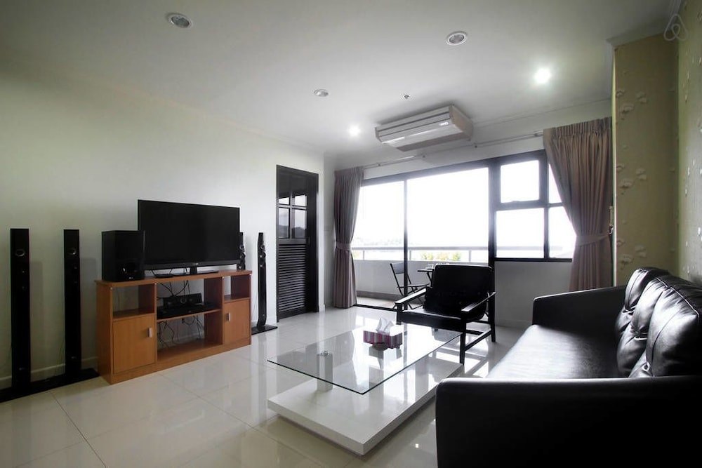 Patong Tower By United 21 Thailand 32/50