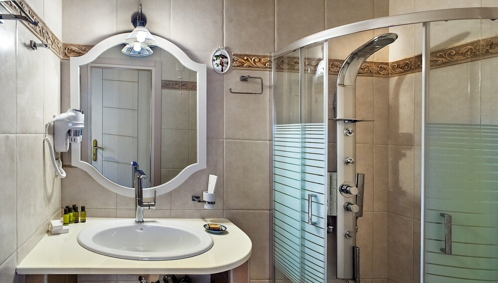 Gioraldi Art Hotel 59/61