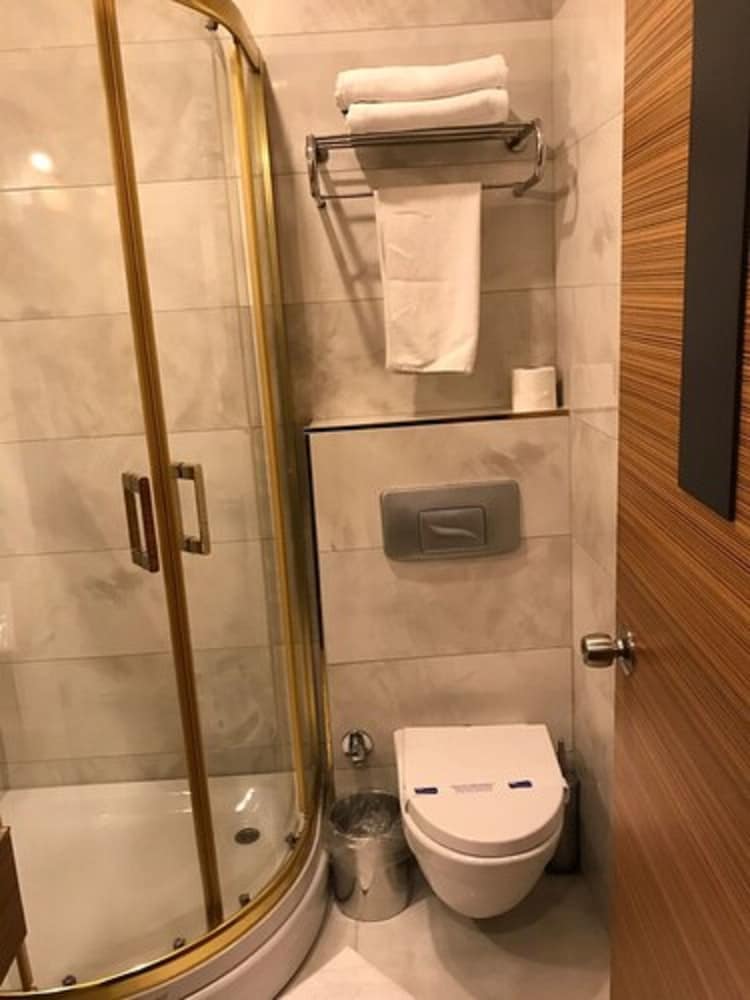 Aydinoglu Otel 61/63