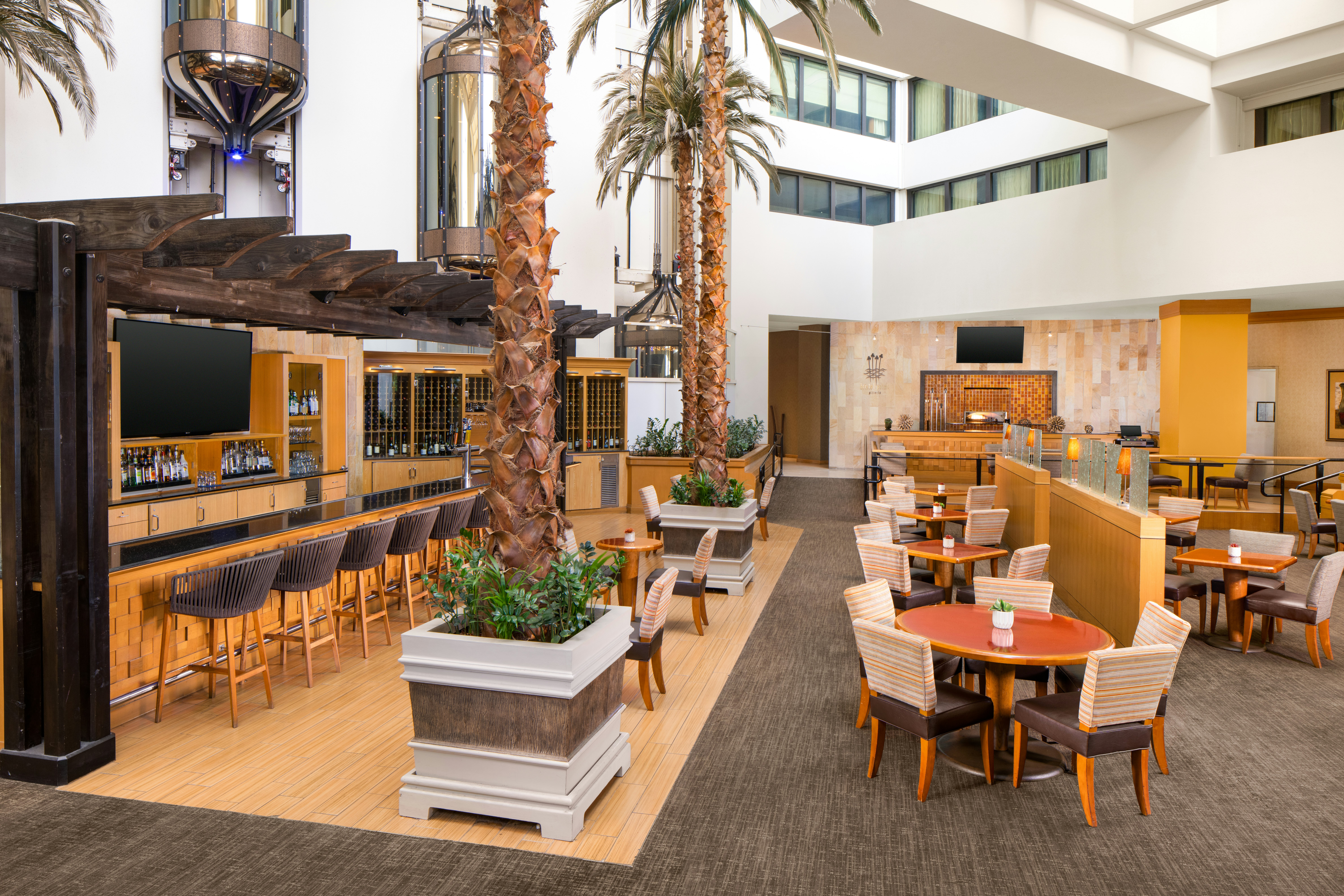 Hilton Orange County/Costa Mesa 61/78