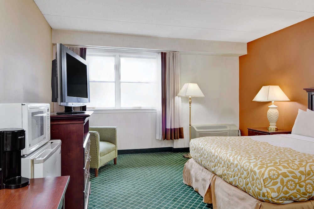 Days Hotel & Conference Center - Methuen 13/32