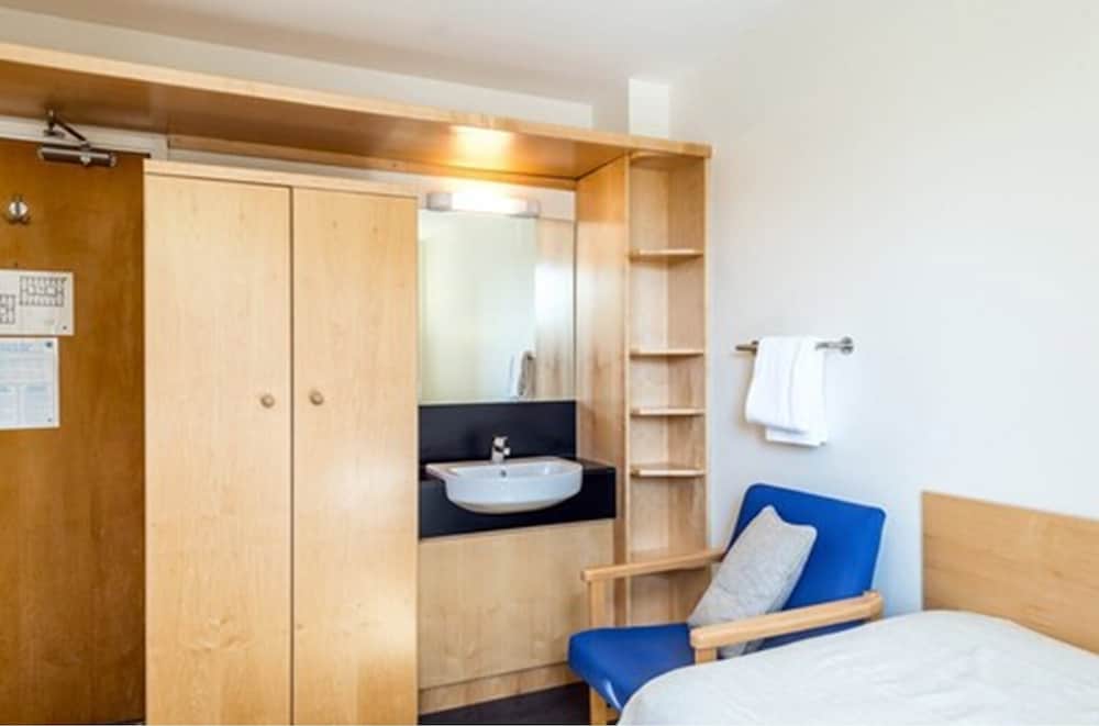 Pollock Estate - Summer Accommodation 18/56