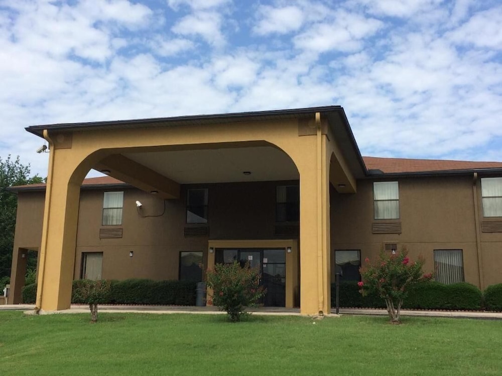 Days Inn And Suites Selma 2/54