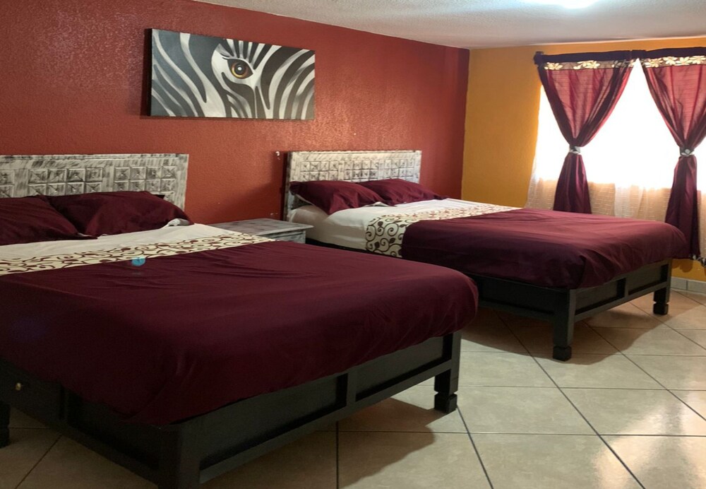 Hotel & Suites Cerro Rojo 22/68