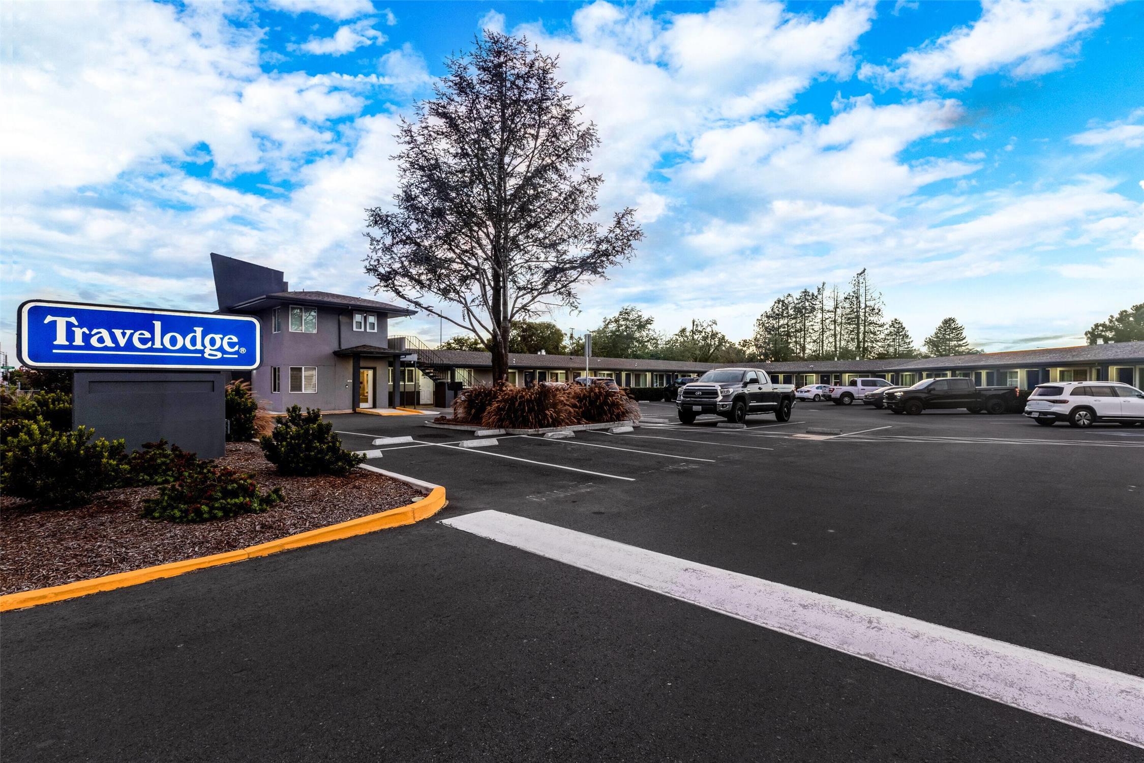 Travelodge By Wyndham Santa Rosa Wine Country 8/17