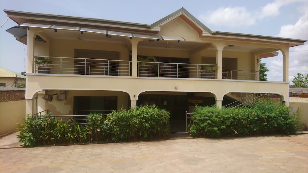 The Golden Apple Guest House 4/74