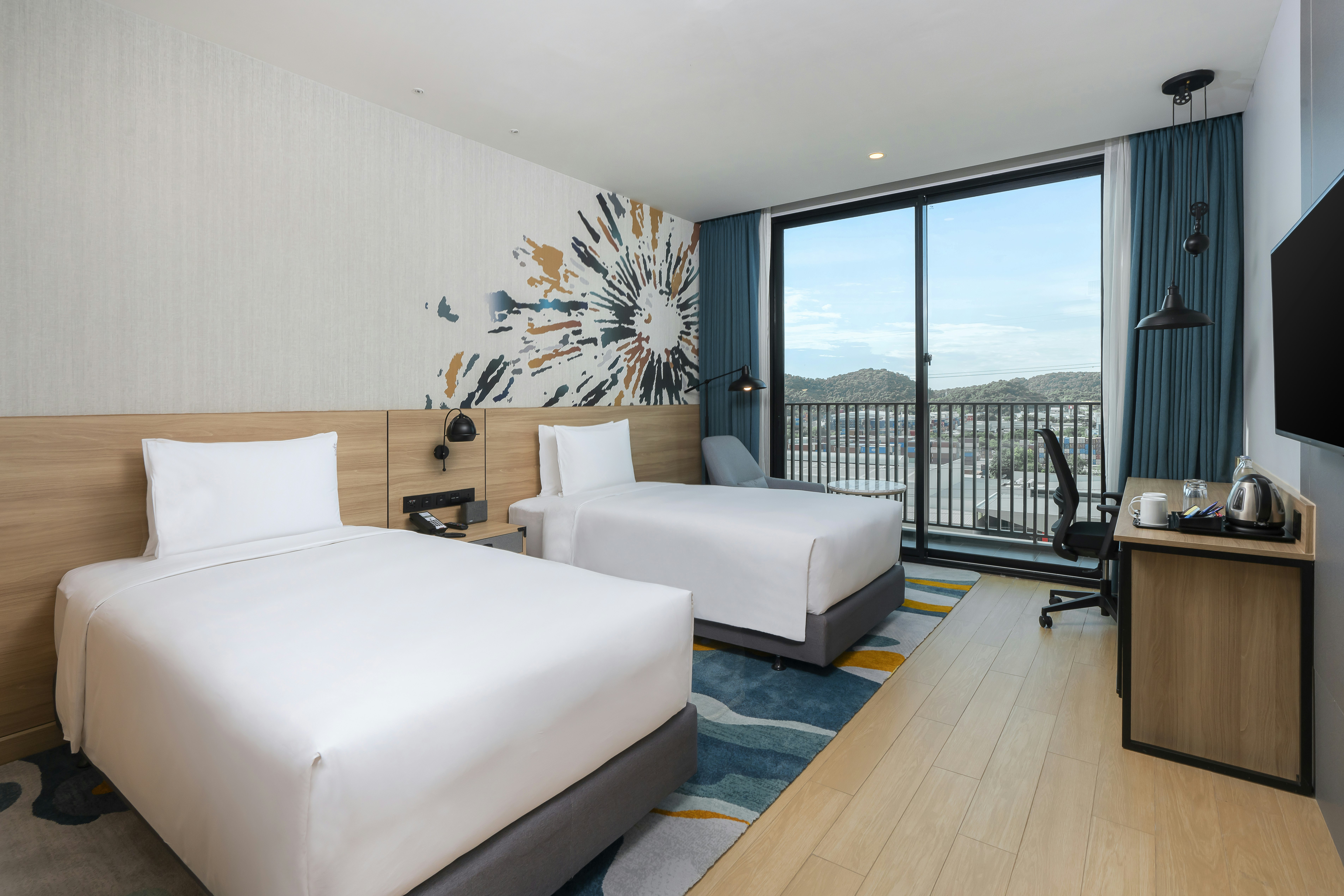 Holiday Inn Suites Siracha Laemchabang 23/78