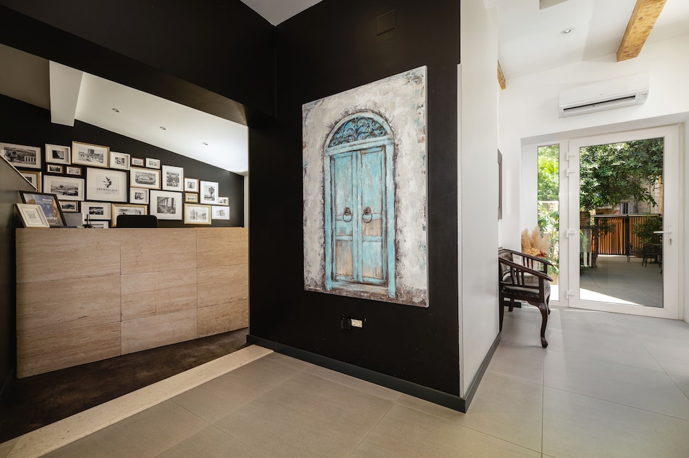 Azur Palace Luxury Rooms 2/82
