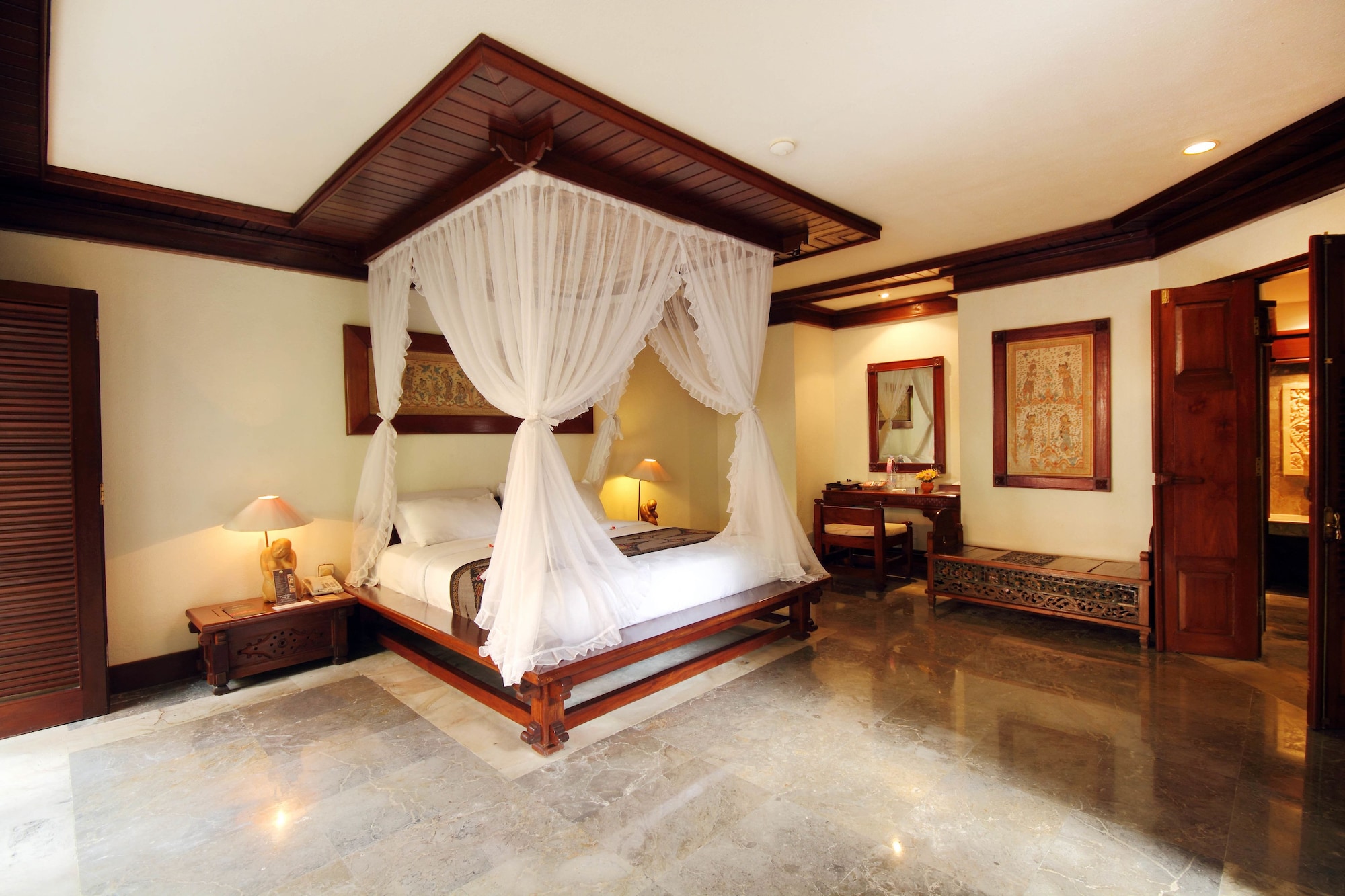 Garden Suite, King Bed, Sofa