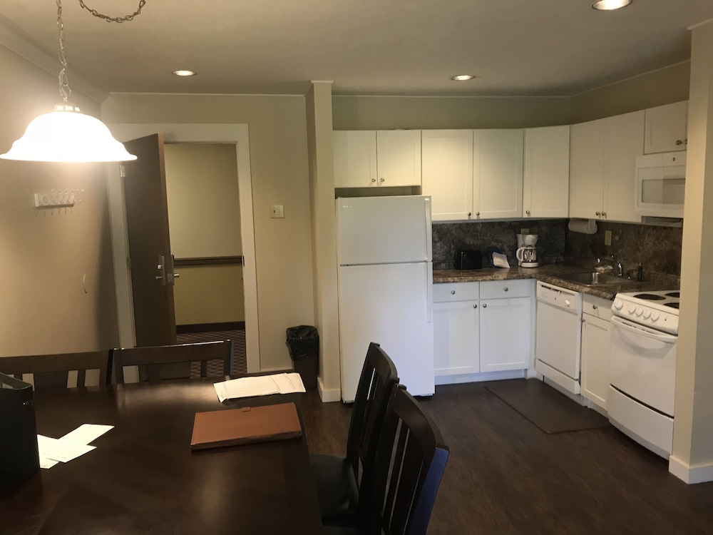 Carriage House Country Club 30/50