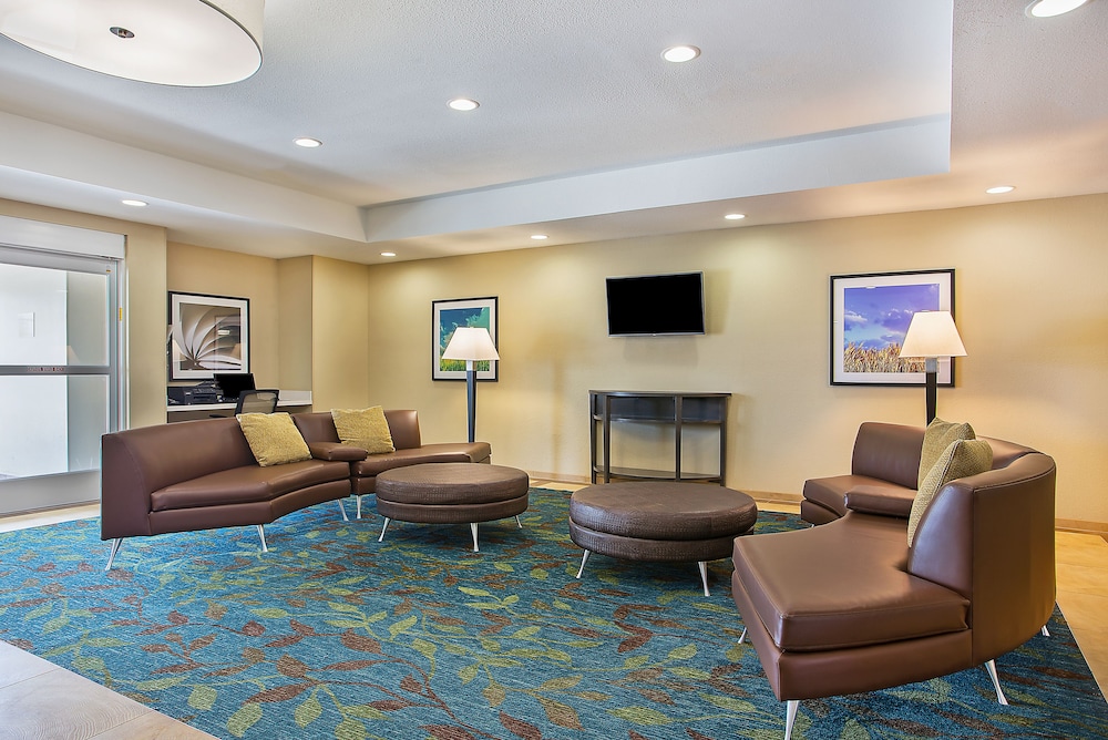 Candlewood Suites Oak Grove - Fort Campbell 41/65