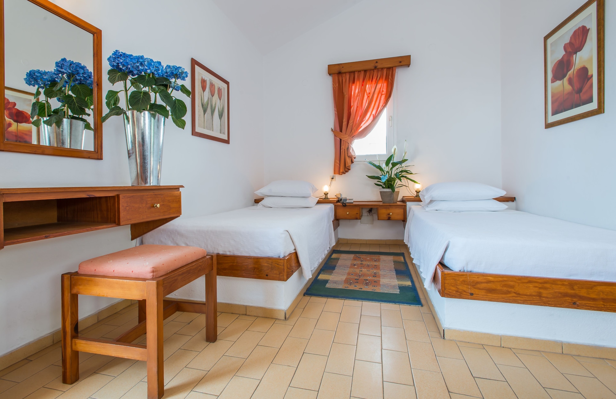 Renovated, Classic, Twin Beds, Garden View، Hotel Delfinia 4/9