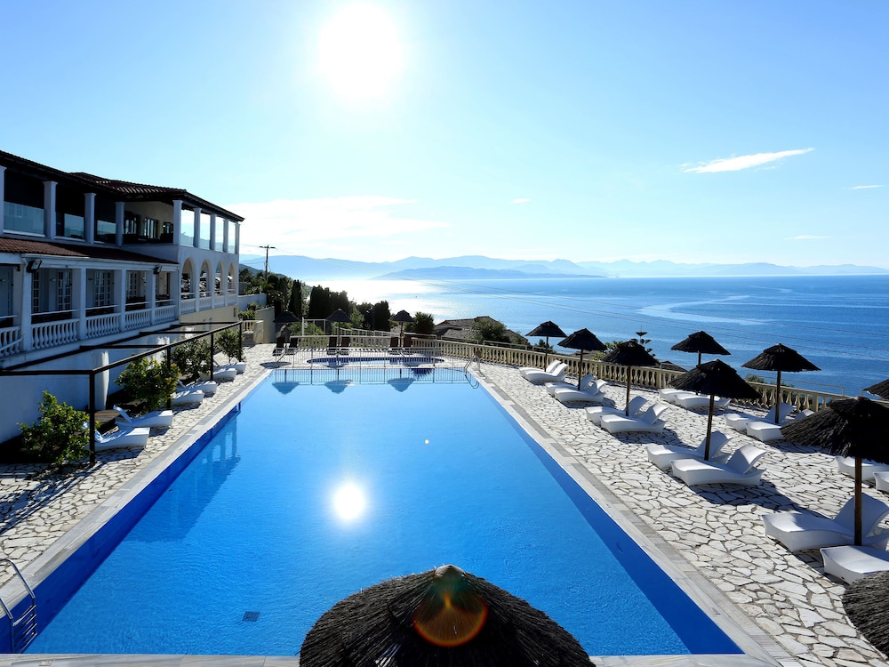 Pantokrator Hotel 40/50