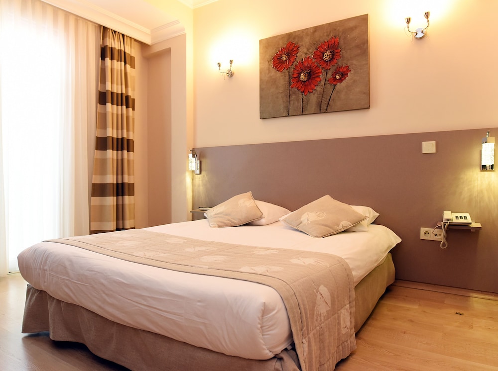 Deluxe Aile Odasi , 1 Double Bed and 1 Twin Bed