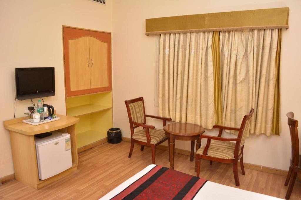 HOTEL ADITYAZ 31/41