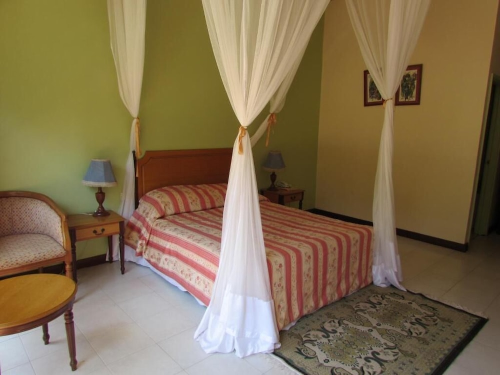 The Equator Hotel 19/60