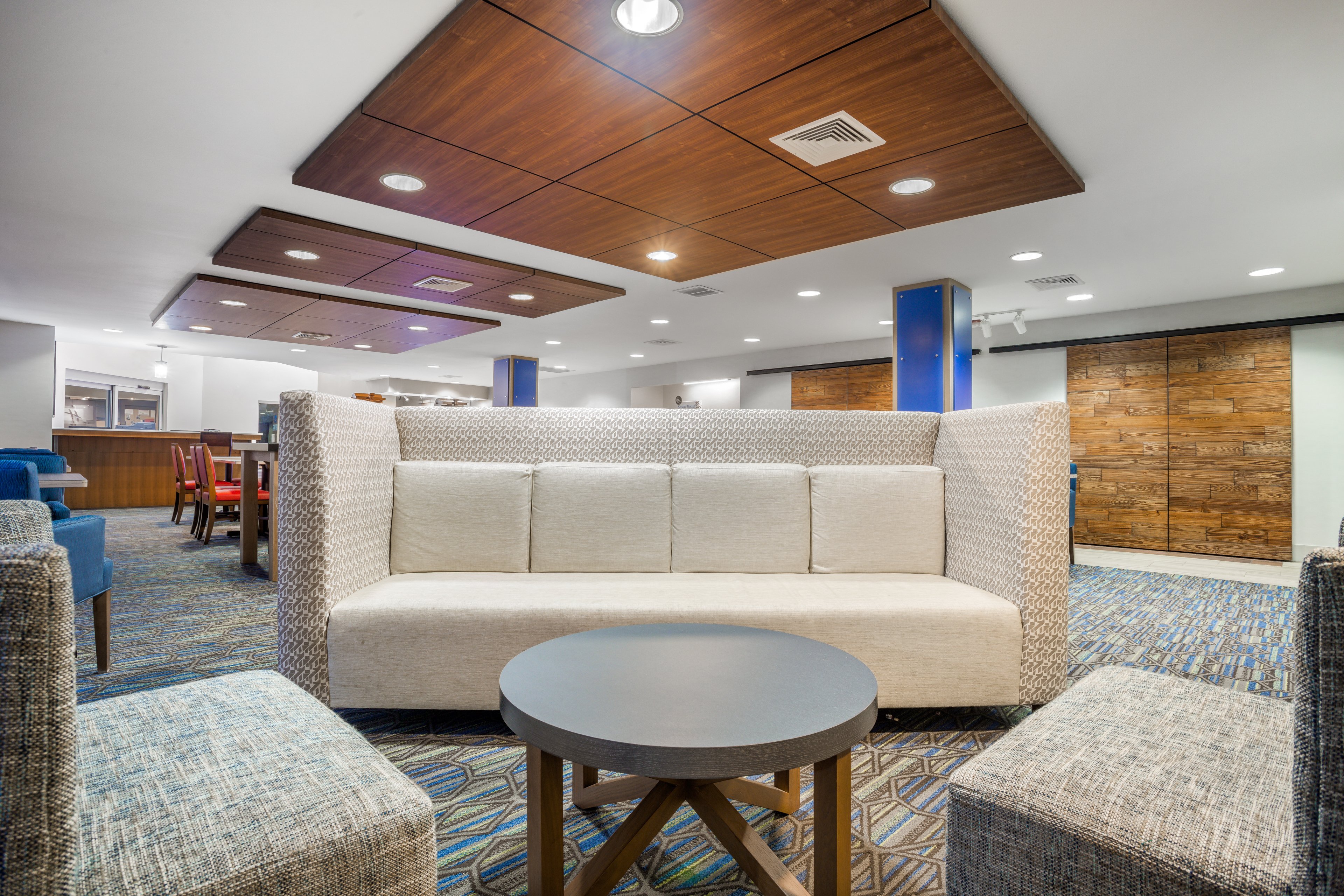 Holiday Inn Express Wisconsin Dells 6/69