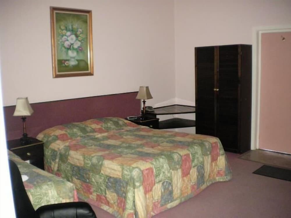 AVALON MOTEL 9/45