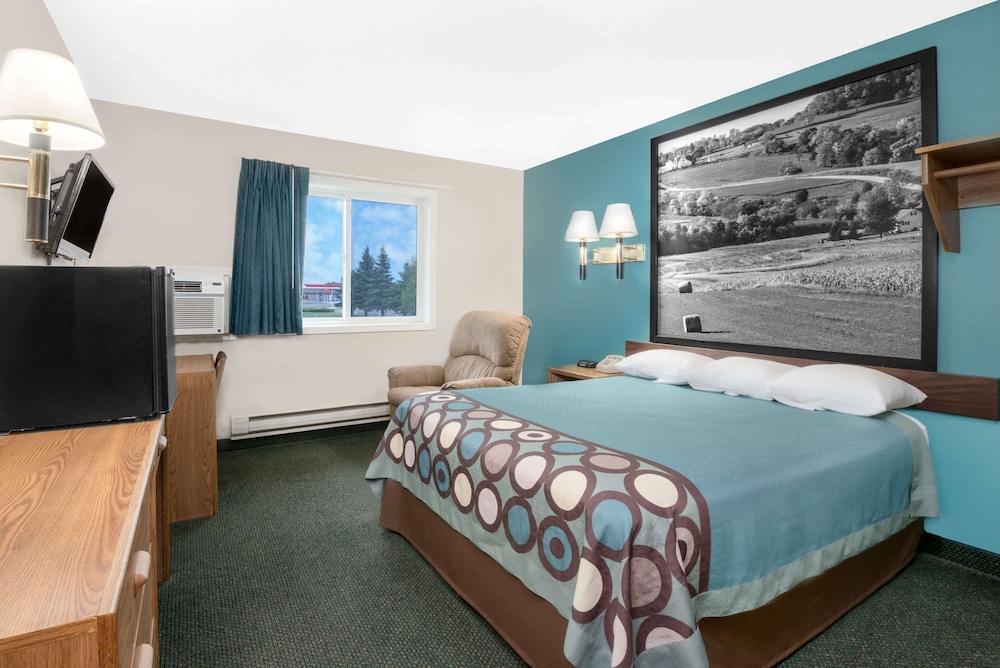 Standard, Queen Bed