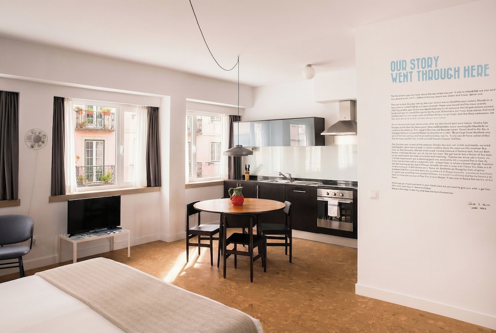 The Lisbonaire Apartments 32/49