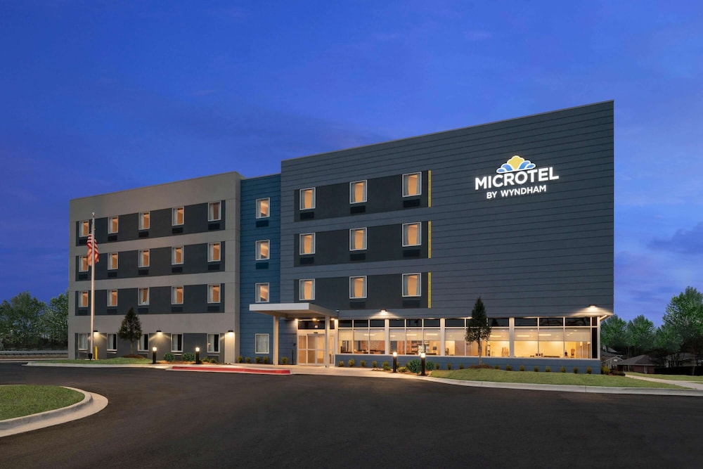 Microtel Inn and Suites by Wyndham Hot Springs 6/29