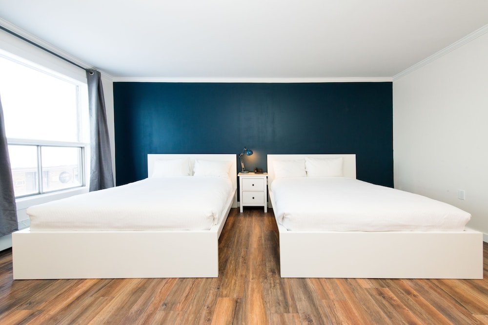 Cloud 9 Inn 35/72