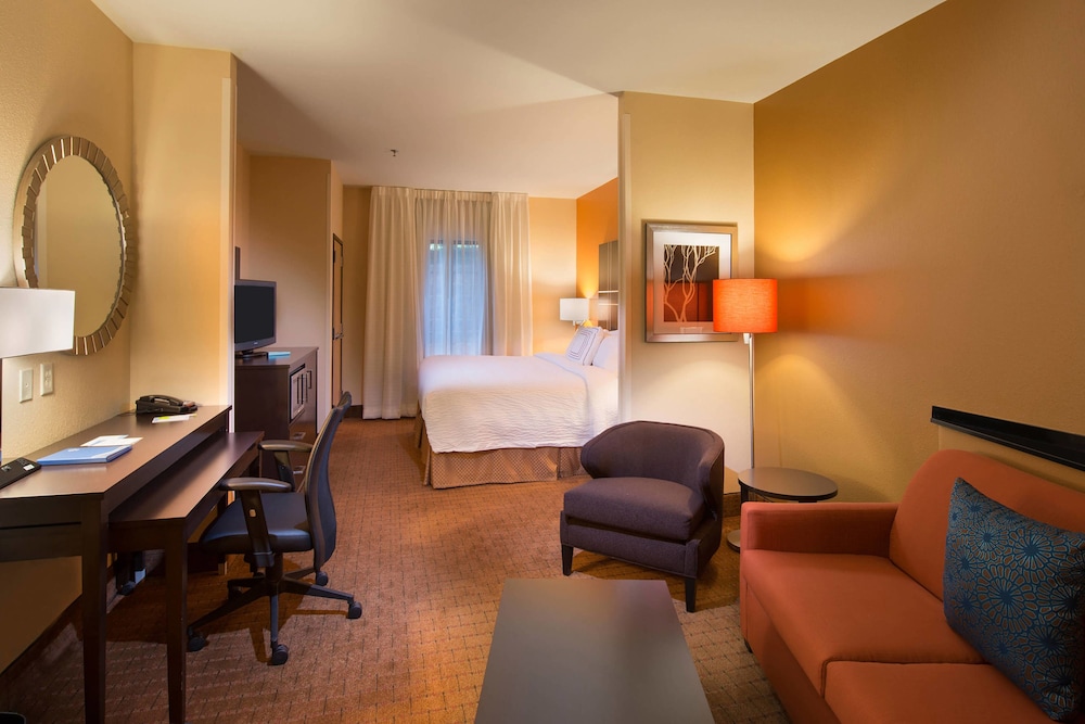 Fairfield Inn and Suites Gainesville 16/34
