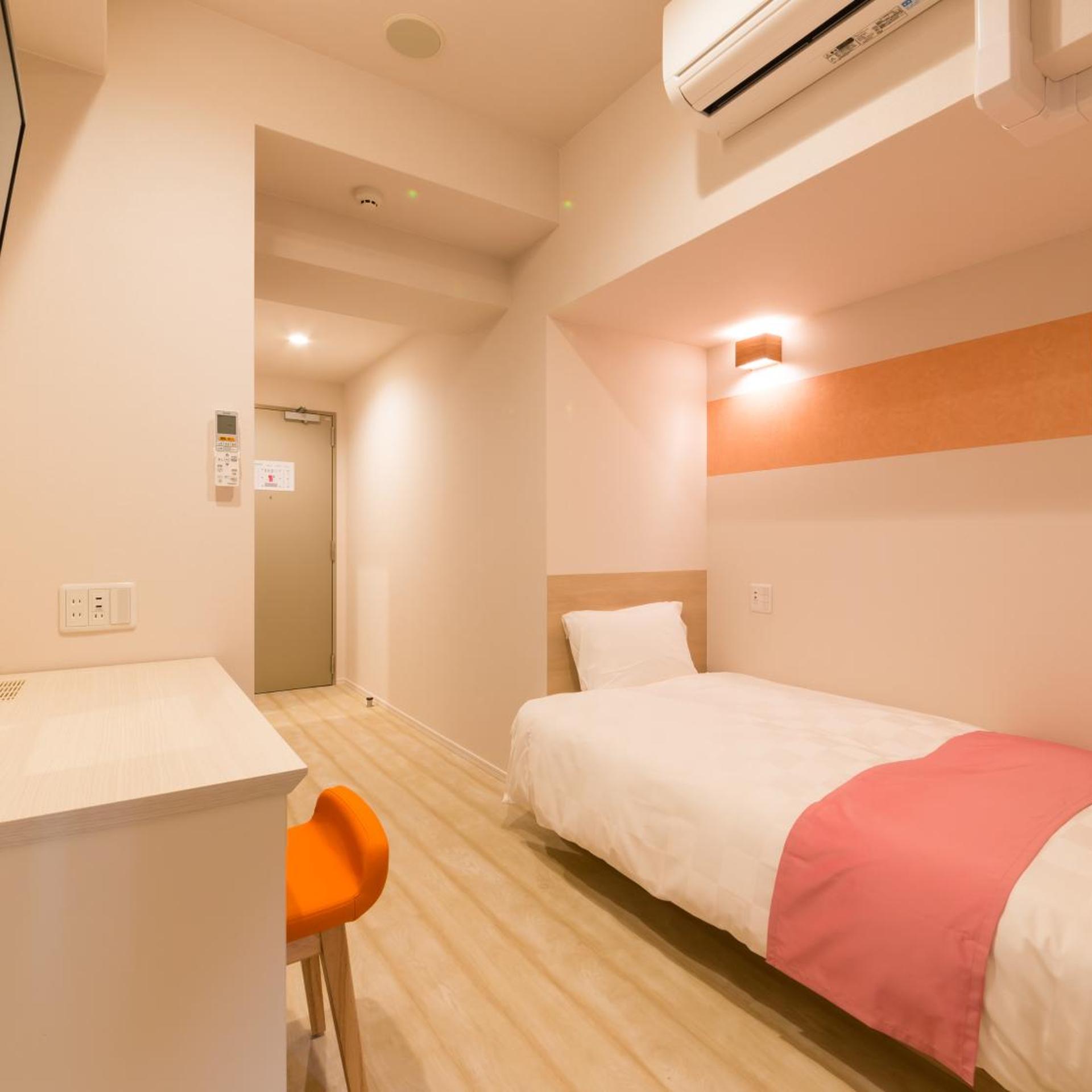 ROOM, SEMI DOUBLE BED