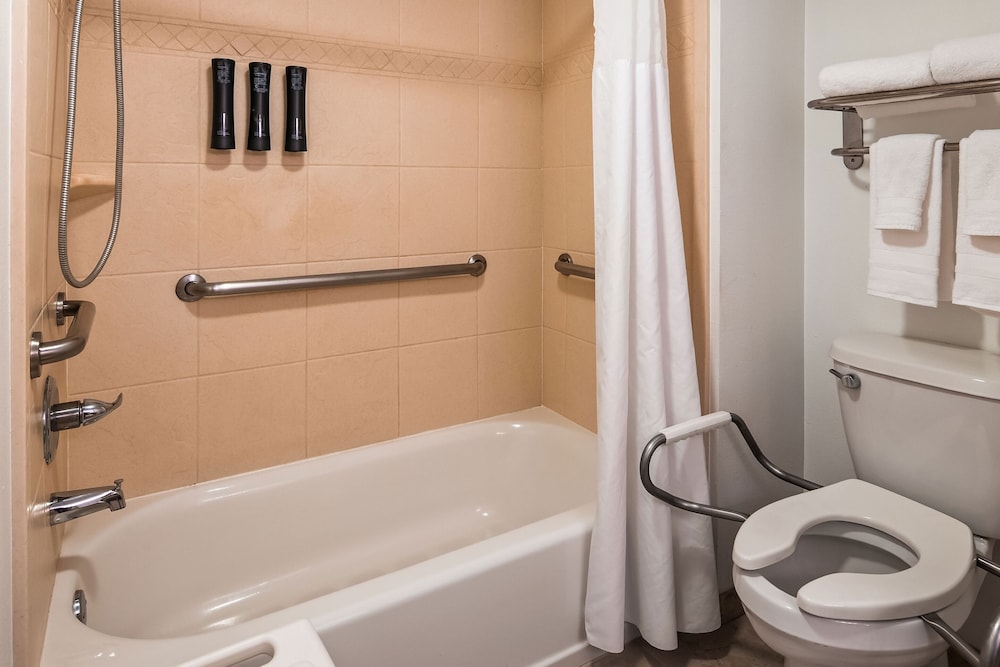 BEST WESTERN PLUS WESTBANK 16/50