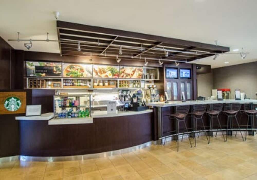Courtyard Ventura Simi Valley 6/59